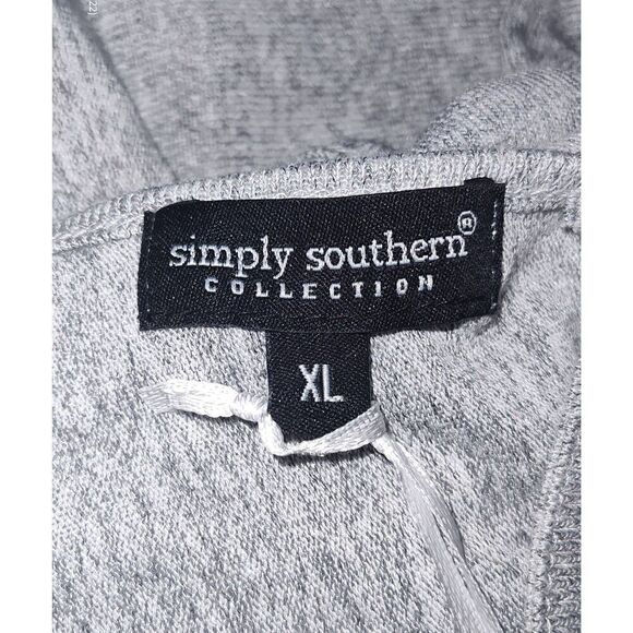 NWT Simply Southern Top Grey "Fur Mama" Pullover Long Sleeve Open Back Size XL - Picture 7 of 10
